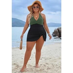 Women's Plus Size Contrast Tummy Control Swim Dress Swimsuit NWT Size 2XL